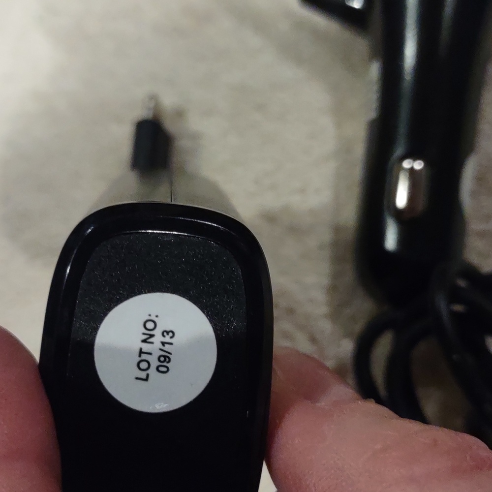 Apple Chargers Car Charger And Wall - Picture 6 of 7